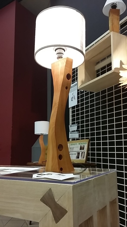 Lampe pied en bois